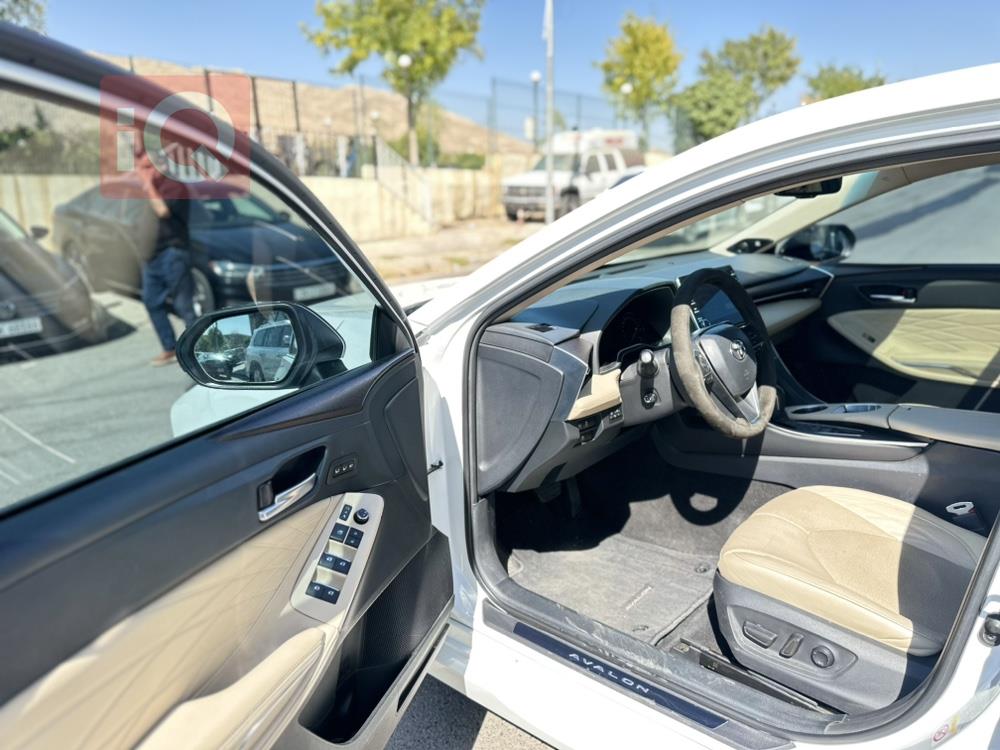 Toyota Avalon